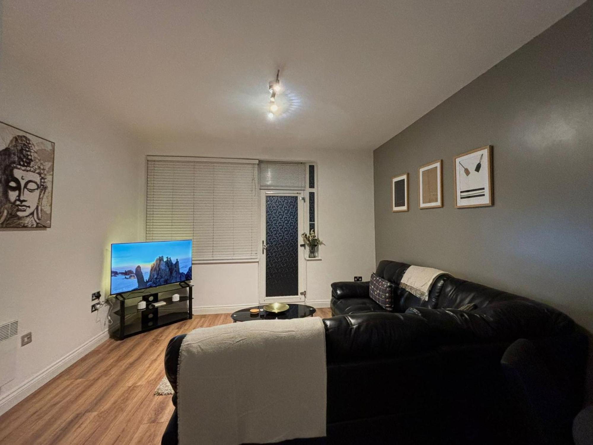 24-7 Secured City Centre Apartments With Free Underground Parking And Wifi Birmingham Exterior foto
