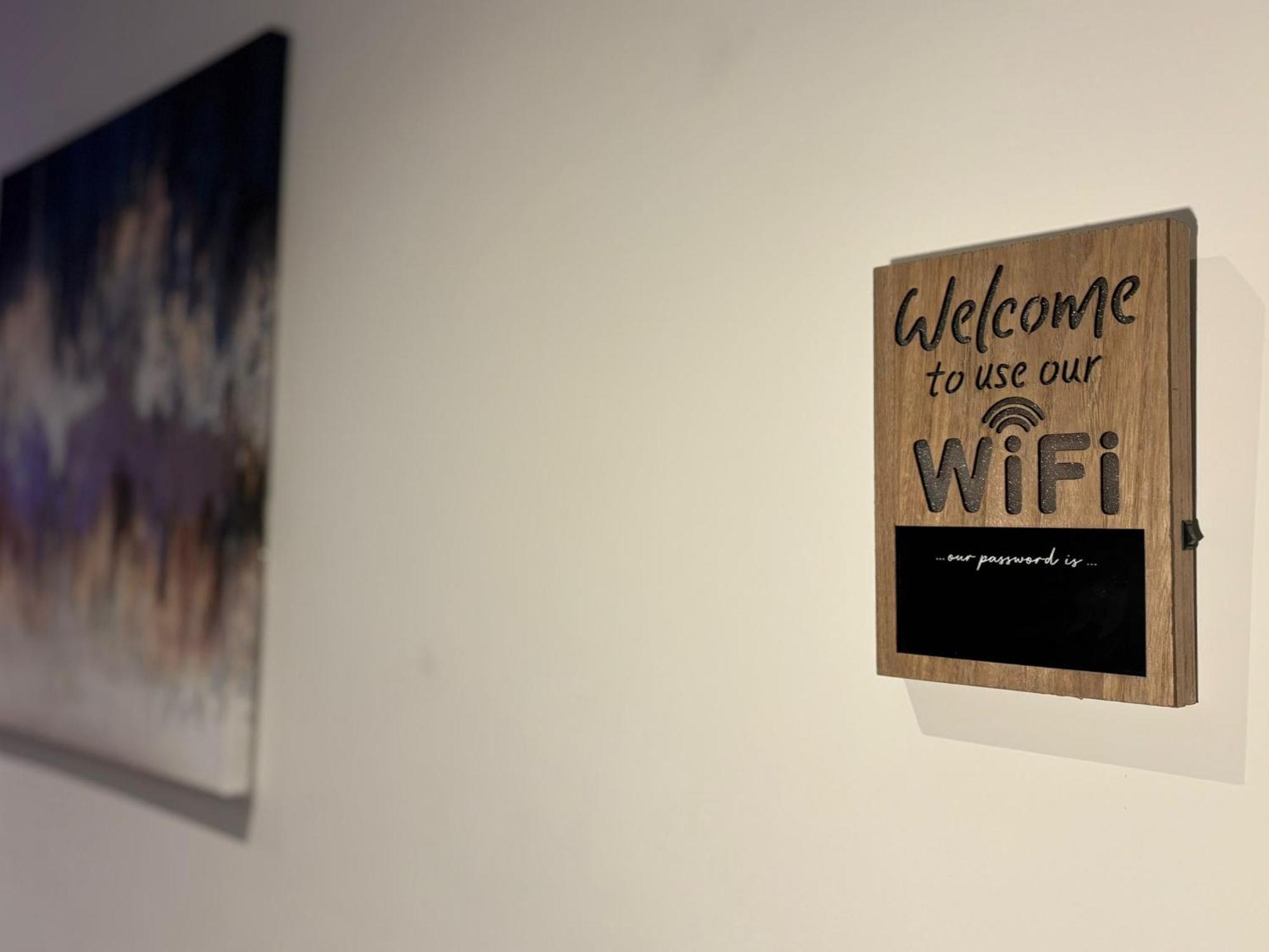 24-7 Secured City Centre Apartments With Free Underground Parking And Wifi Birmingham Exterior foto
